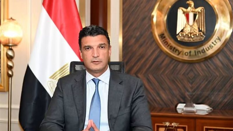 وزير الصناعة