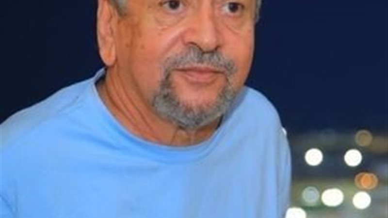 عمر عبدالعزيز 