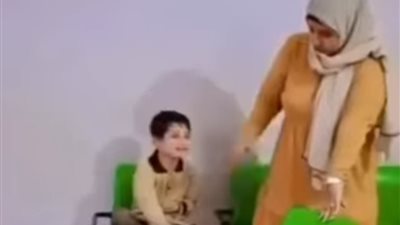 محافظة الفيوم والتعليم تؤكدان عدم تحديد مكان واقعة فيديو المعلمة والتلميذ حتى الآن