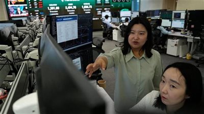 الأسهم الآسيوية تكسب 0.9% مع تراجع النفط وضعف الوظائف الأمريكية