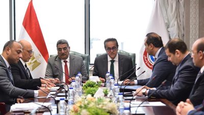 وزير الصحة: تطوير الخدمات الصحية وتسريع التأمين الشامل على رأس الأولويات