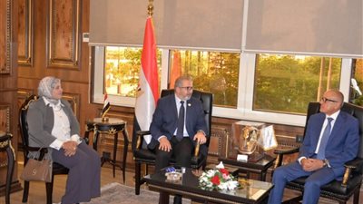 465 ألف مستفيد من منافذ التأمين الصحي بالأقصر وافتتاح منفذ جديد بأرمنت الحيط
