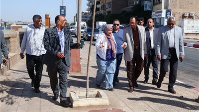 محافظ سوهاج يتفقد أعمال التشجير والحدائق العامة بحي شرق وأخميم