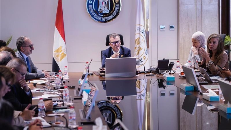 الدكتور أحمد رستم