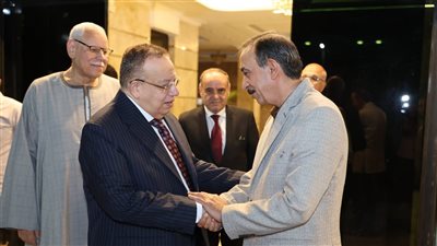 محافظ سوهاج يلتقي نقيب الأشراف بالتزامن مع احتفالات نصر أكتوبر