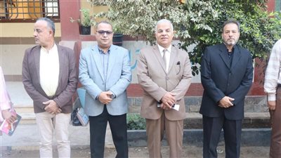 بالصور.. وكيل تعليم الدقهلية يتابع انتظام الدراسة بمدرسة ميت مزاح الإعدادية بنين