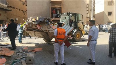 حملة مكبرة لإزالة الإشغالات والمخالفات وتحقيق الانضباط بالشوارع والميادين بحي شرق سوهاج