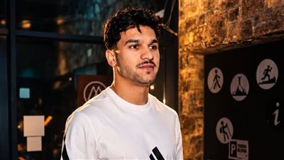 قبل القمة.. منصف بقرار يعود إلى القاهرة وينضم لتحضيرات الأهلي