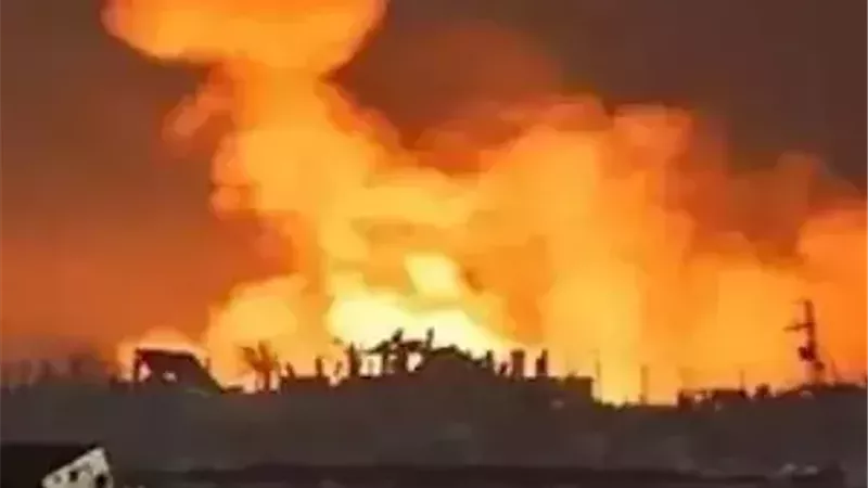 انفجارات تهز جزيرة