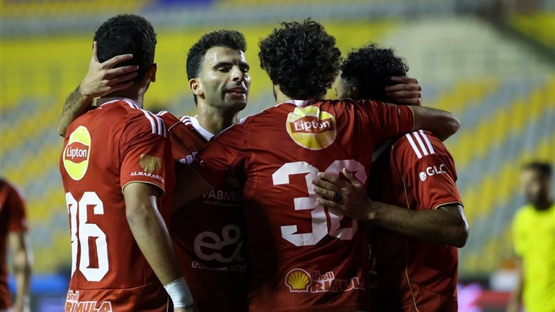 لاعبو الأهلي 