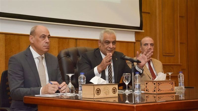 وزير الانتاج الحربي