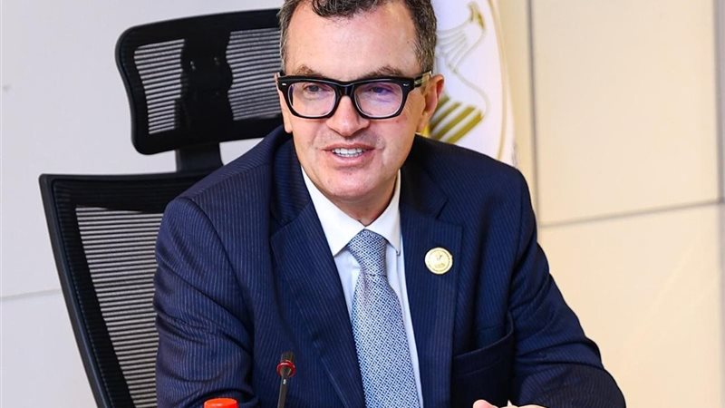 الدكتور أحمد رستم