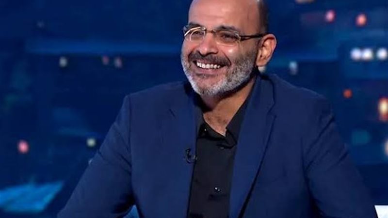 أيمن بهجت قمر 