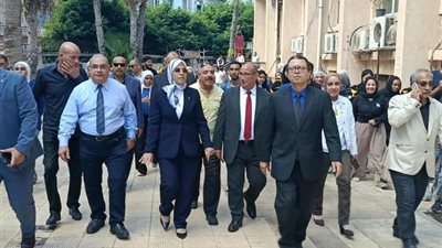 جامعة الإسكندرية تطلق حملة لزراعة الأشجار بمجمع العلوم الإنسانية