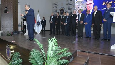 محافظ الدقهلية لطلاب جامعة المنصورة الأهلية: العلم والوعي سلاح الأجيال الجديدة