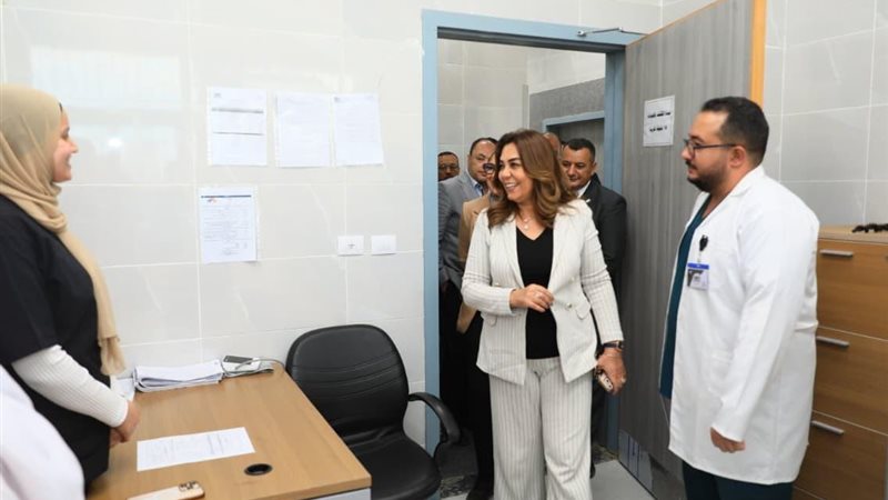 الدكتورة منال عوض
