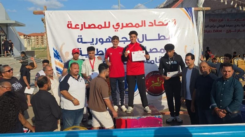 الفائزين