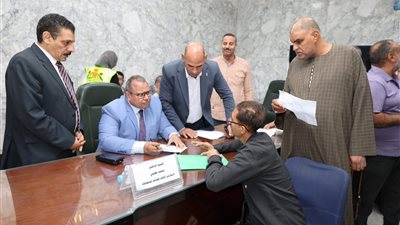 السكرتير العام والمساعد يواصلان فعاليات اللقاء الجماهيري الأسبوعي لبحث مطالب المواطنين بسوهاج