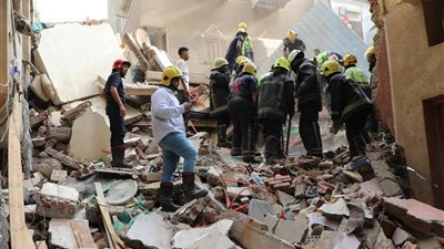 استمرار البحث عن ناجين أسفل أنقاض عقار حدائق القبة.. وإنقاذ 6 أشخاص حتى الآن