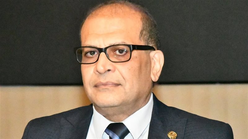 الدكتور عادل حسن