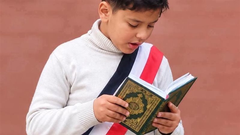 الطالب ادم 