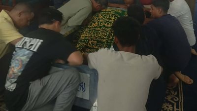 جنازة مهيبة لعم هاشم خادم ساحة سيدي أبي الحجاج بالأقصر.. حزن بين الأهالي وصفحات التواصل تمتلئ بصور الراحل
