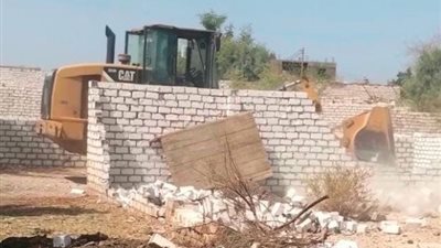 إزالة 629 حالة تعدٍ على أملاك الدولة والأراضي الزراعية وحرم الترع والمصارف بالبحيرة