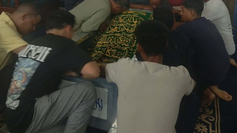 المحبين فى وداعه