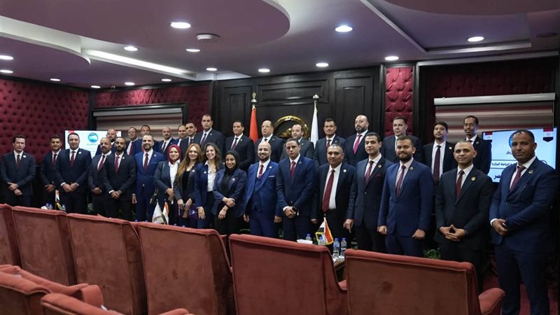 خلال الاجتماع