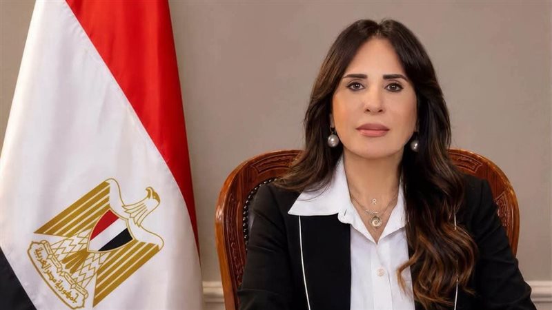 وزيرة الإسكان 