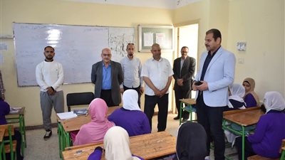 وكيل تعليم سوهاج يتابع امتحانات أكتوبر ويشدد على الانضباط وتحقيق العدالة
