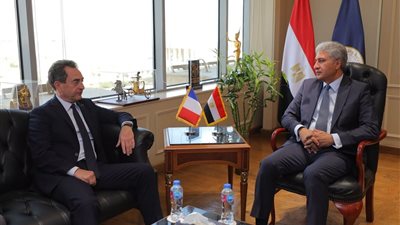 مباحثات مصرية فرنسية لتعزيز السياحة والتدريب الفندقي وصون التراث الأثري