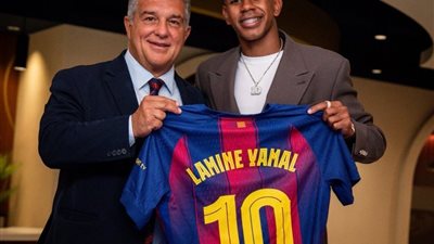 قميص ميسي.. برشلونة يعلن حصول 