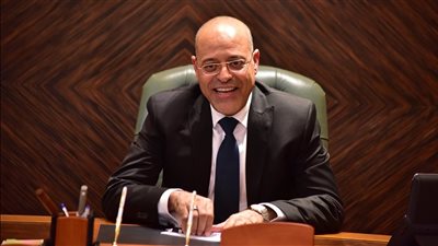  وزير العمل: الخميس 24 يوليو إجازة مدفوعة الأجر للعاملين بالقطاع الخاص