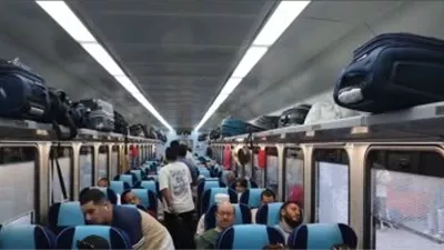 السكة الحديد تشغل عربات مكيفة درجة ثانية مزودة بكراسي متحركة