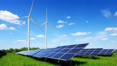 مصر بين تحديات الطاقة التقليدية وطموحات التحول الأخضر