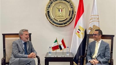 وزير الاستثمار: الوزارة تولي اهتماما بتوفير مناخ استثماري جاذب وتقديم  التيسيرات للمستثمرين الايطاليين