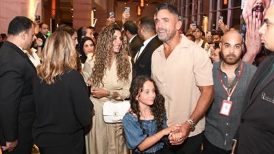 المنتج تامر مرسي والنجم أمير كرارة يحتفلان بالعرض الخاص لفيلم 