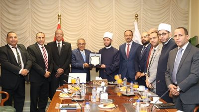 الأوقاف تبحث مع 