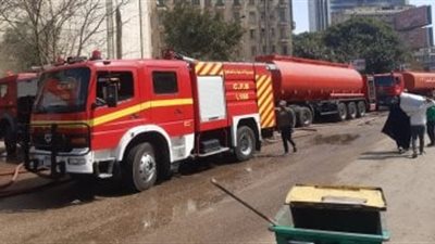 حريق هائل بمصنع بن في أكتوبر.. والدفع بـ10 سيارات إطفاء للسيطرة على النيران