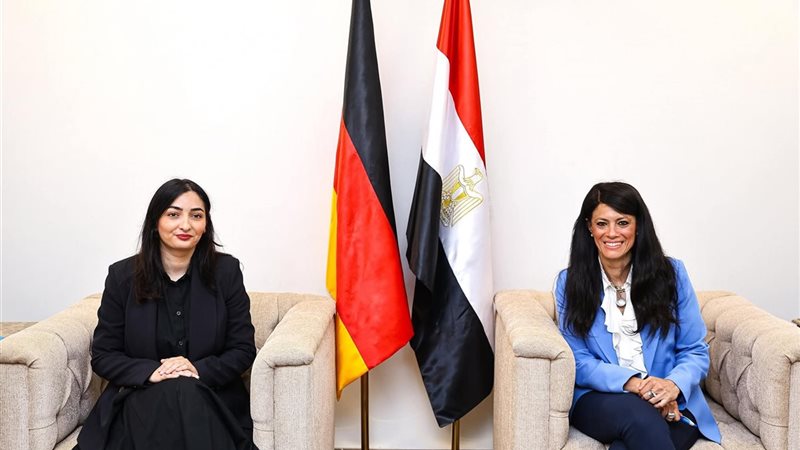 وزيرة التخطيط تستقبل