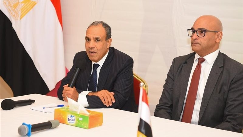 وزير الخارجية خلال