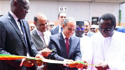 وزير الخارجية يفتتح مصنع 
