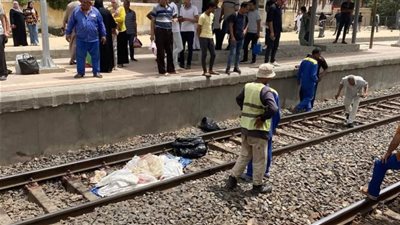 في مشهد مؤلم بمحطة إسنا.. مصرع أم أثناء وداع أبنائها تحت عجلات القطار