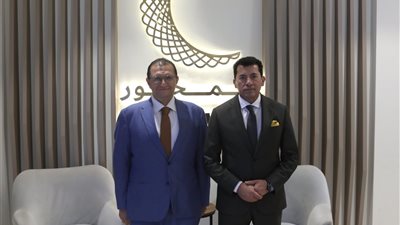 وزير الشباب يتفقد مستشفى المحور ويشيد بإمكاناتها لدعم الأبطال الرياضيين