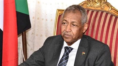 شكرًا مصر.. السفير السوداني يرافق أبناء الجالية السودانية في رحلة العودة من القاهرة
