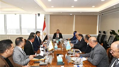 توجيه عاجل من وزير الإسكان للشركات المُنفذة لمشروعات بورسعيد