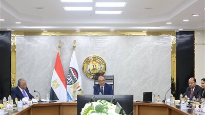 وزير قطاع الأعمال العام: استراتيجية متكاملة لإعادة هيكلة وتطوير شركات القابضة للسياحة والفنادق