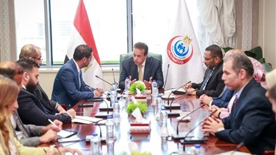 وزير الصحة يؤكد على أهمية دمج تقنيات الذكاء الاصطناعي في التشخيص المبكر للتصلب المتعدد
