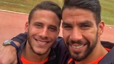 ربنا معاك يا صاحبي .. شريف إكرامي يساند رمضان صبحي أمام النيابة بقضية 